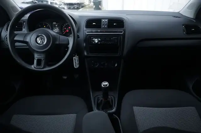 Volkswagen Polo view 2
