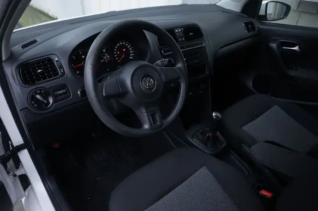 Volkswagen Polo view 14