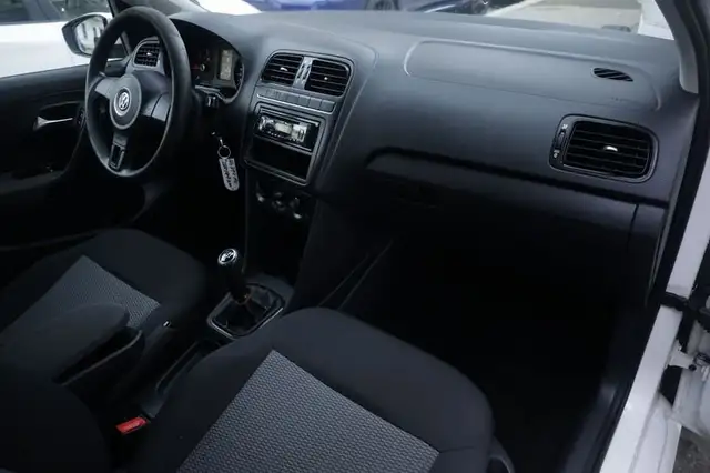 Volkswagen Polo view 8