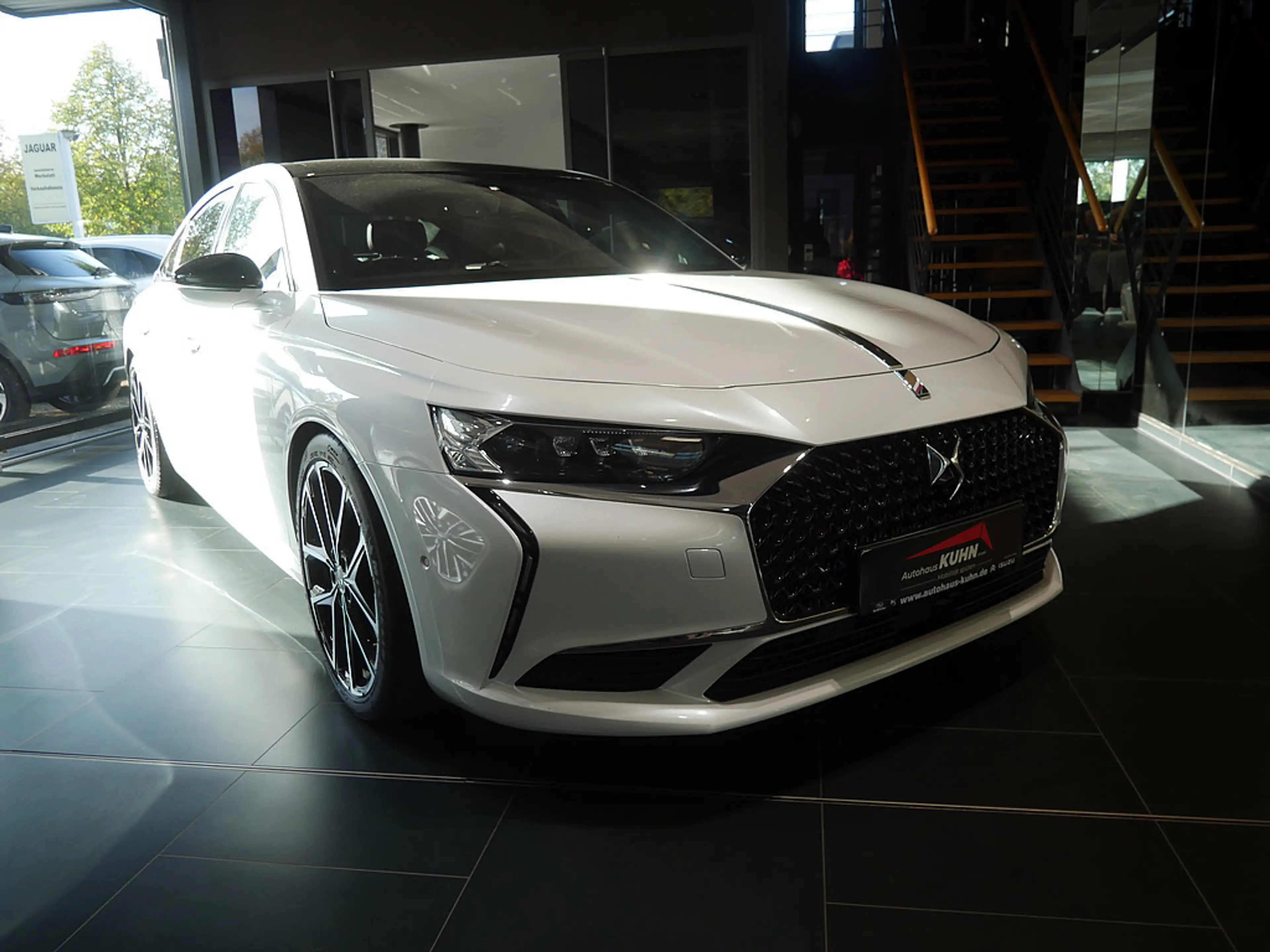 DS Automobiles DS 9 E-Tense Hybrid 360 4x4 Rivoli+ LED 360° — photo 3