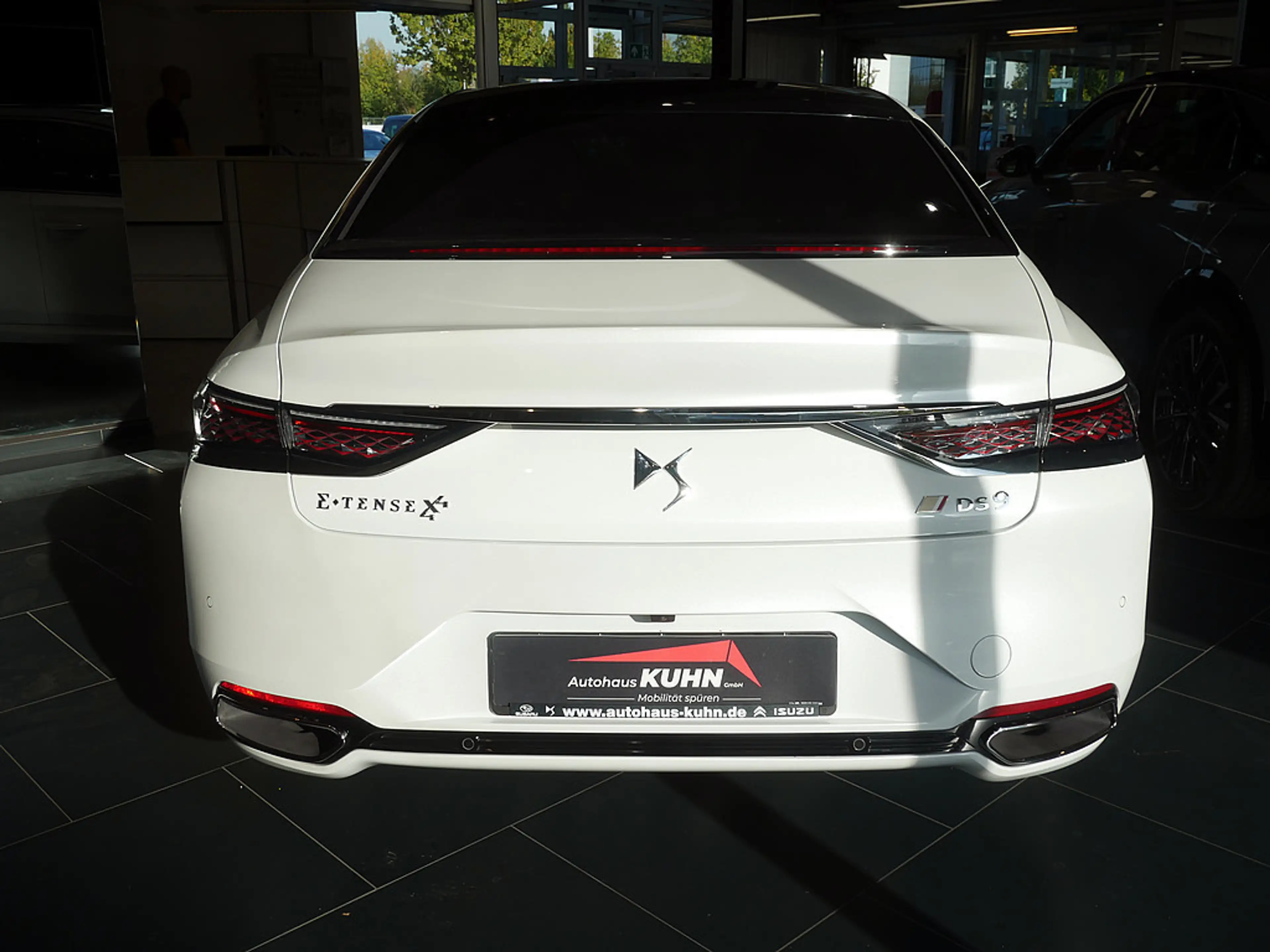 DS Automobiles DS 9 E-Tense Hybrid 360 4x4 Rivoli+ LED 360° — photo 7