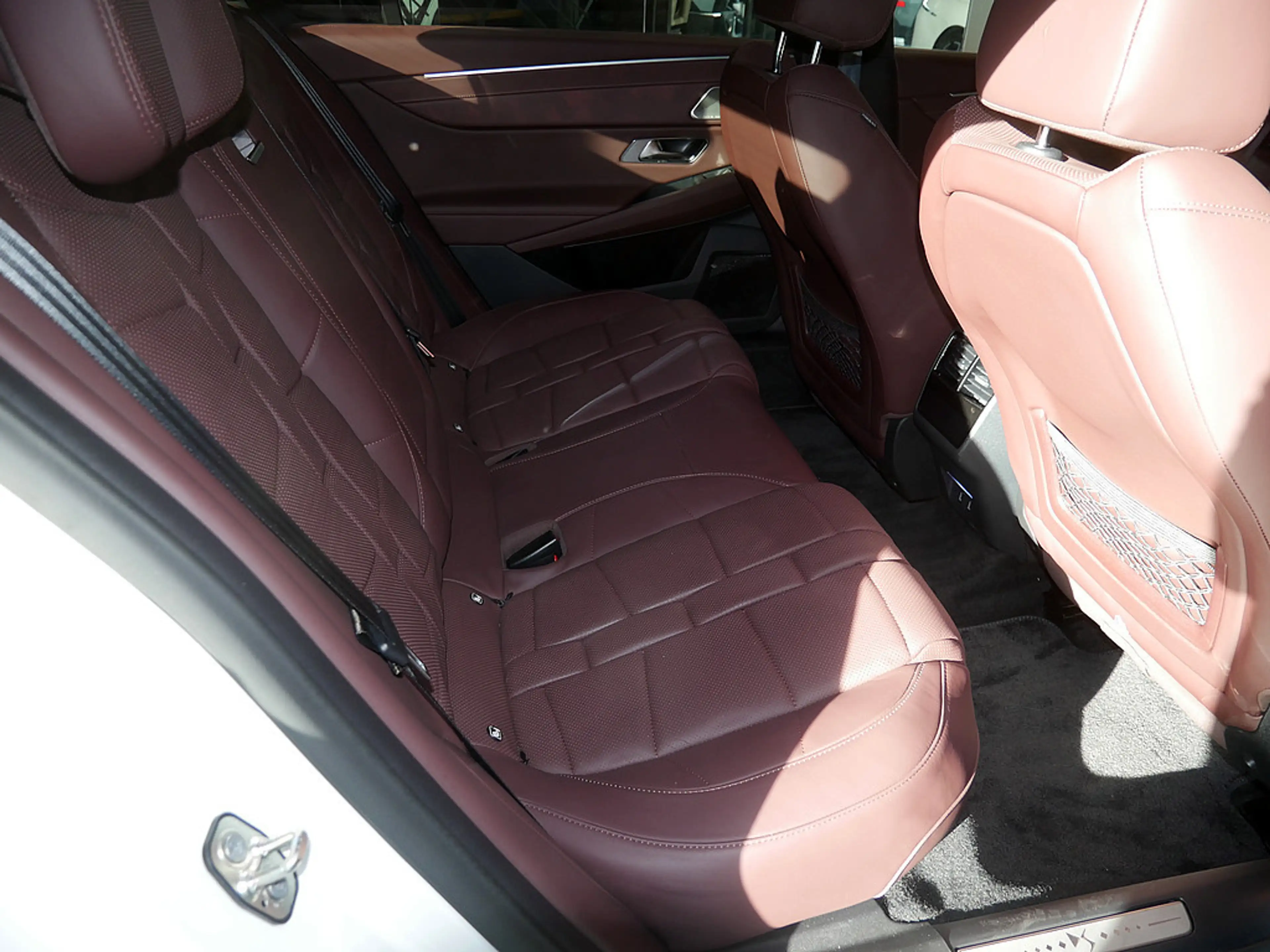 DS Automobiles DS 9 E-Tense Hybrid 360 4x4 Rivoli+ LED 360° — photo 12