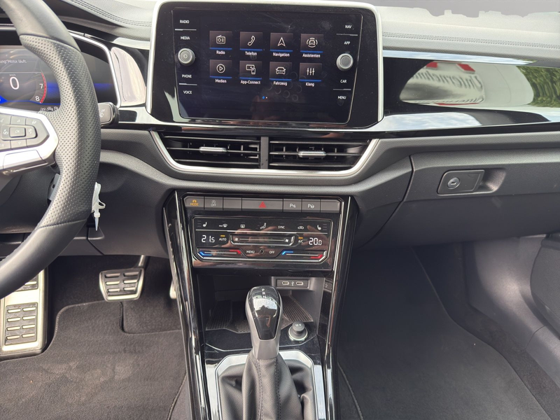 Volkswagen T-Roc 1.5 TSI DSG R-Line AHK+NAVI+LED — photo 12