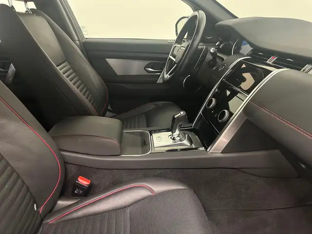 Land Rover Discovery Sport view 12