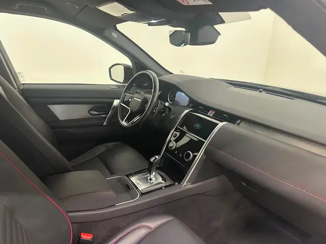 Land Rover Discovery Sport view 11