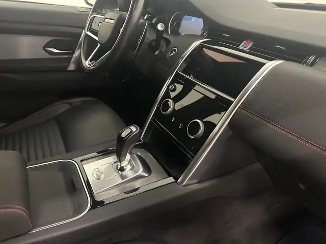 Land Rover Discovery Sport view 13