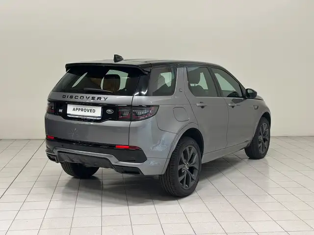 Land Rover Discovery Sport view 2