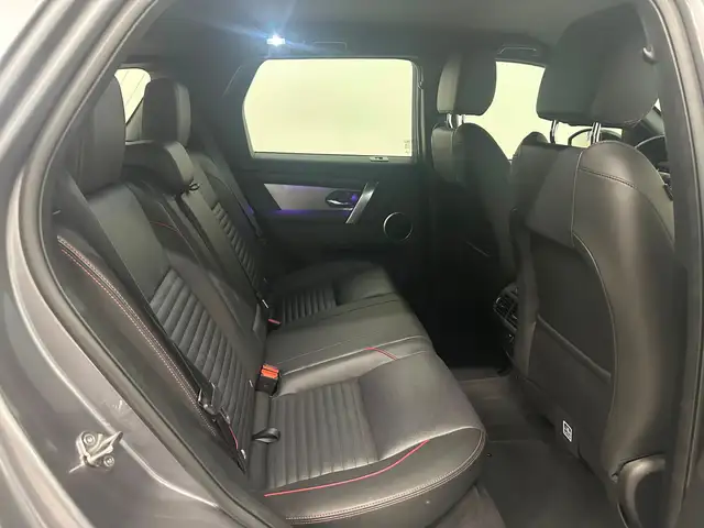 Land Rover Discovery Sport view 5