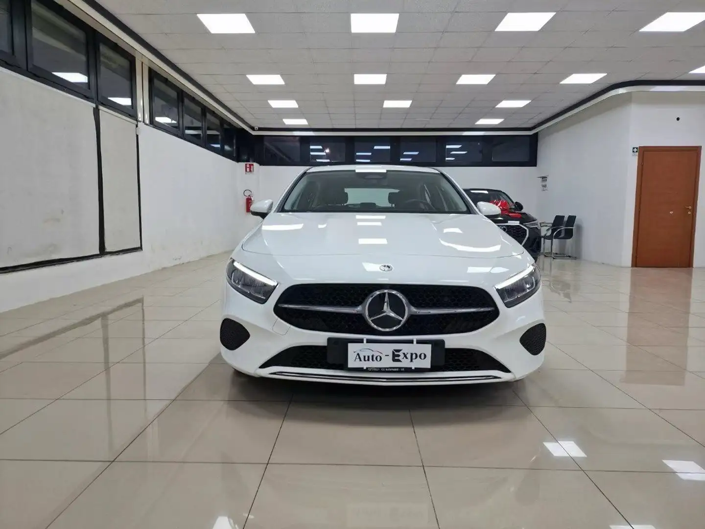 Mercedes-Benz A 180 Business auto Blanc - 2