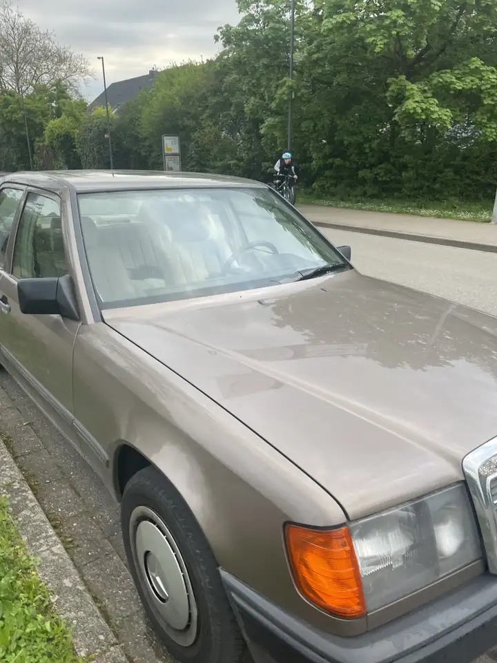 Mercedes-Benz E 230 TE, foto 4