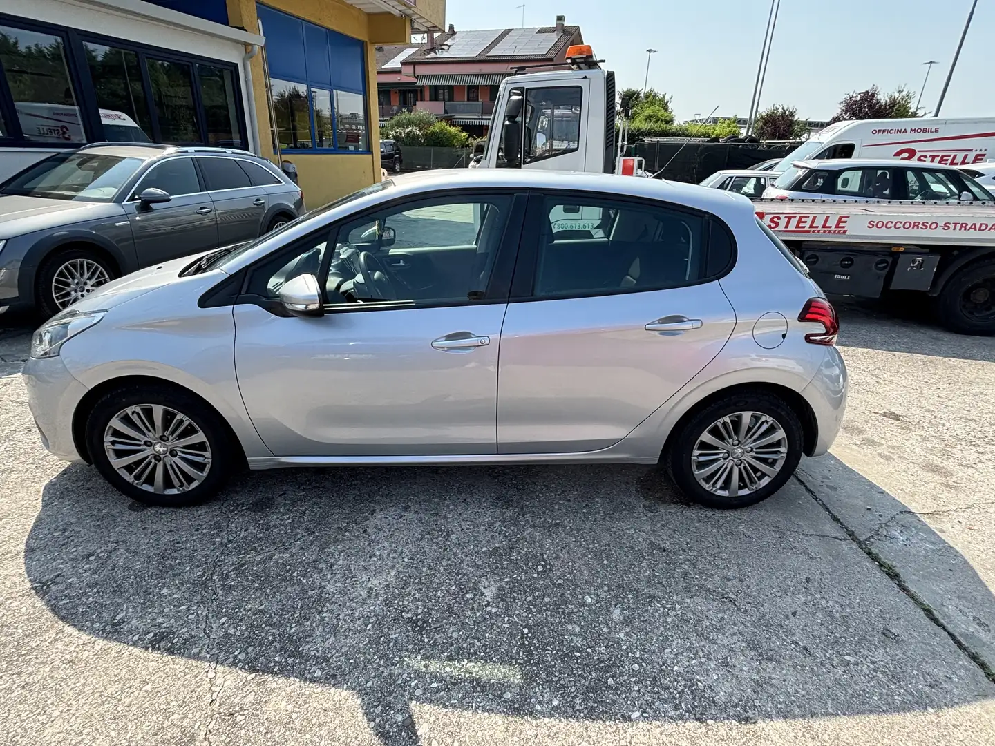 Peugeot 208 208 NEOP. 5p 1.2 puretech Allure 82cv Grau - 2