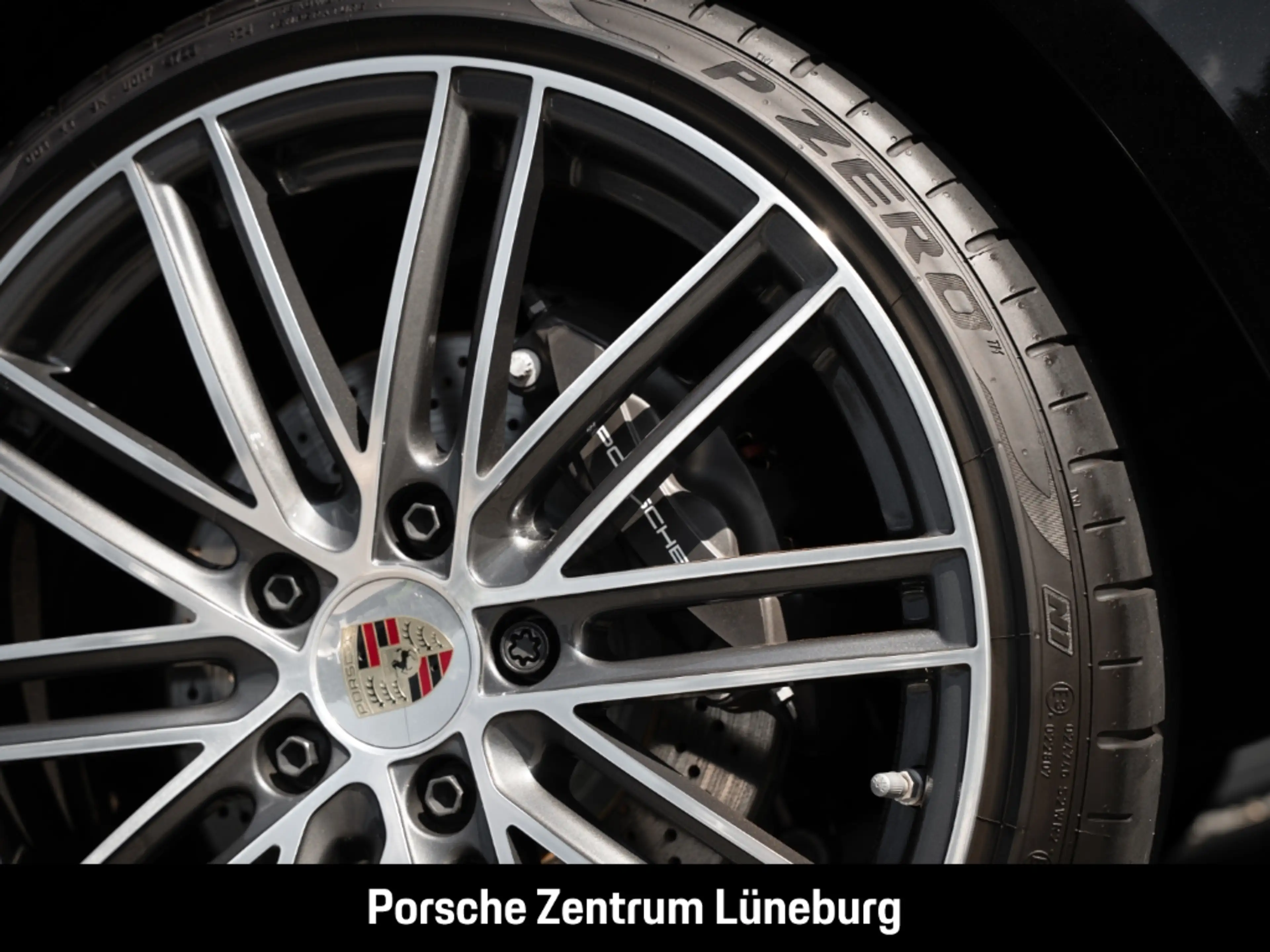 Porsche Boxster 718 BOSE Kamera Sportsitze nur 5.299 km — photo 12