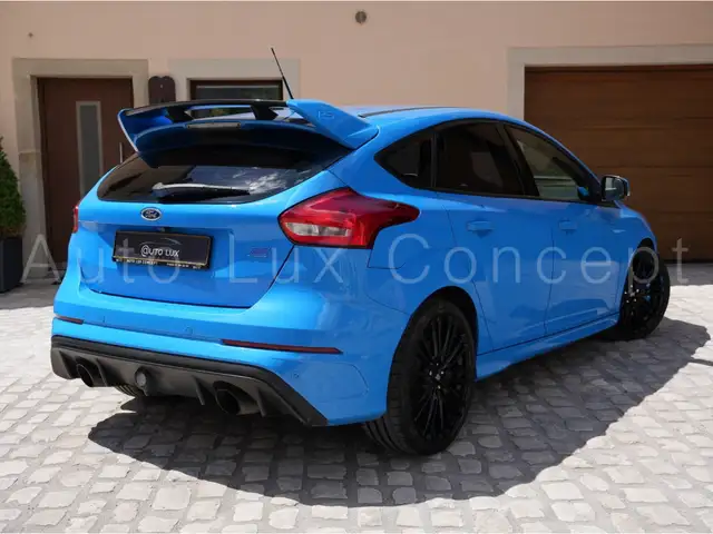 Ford Focus view 3