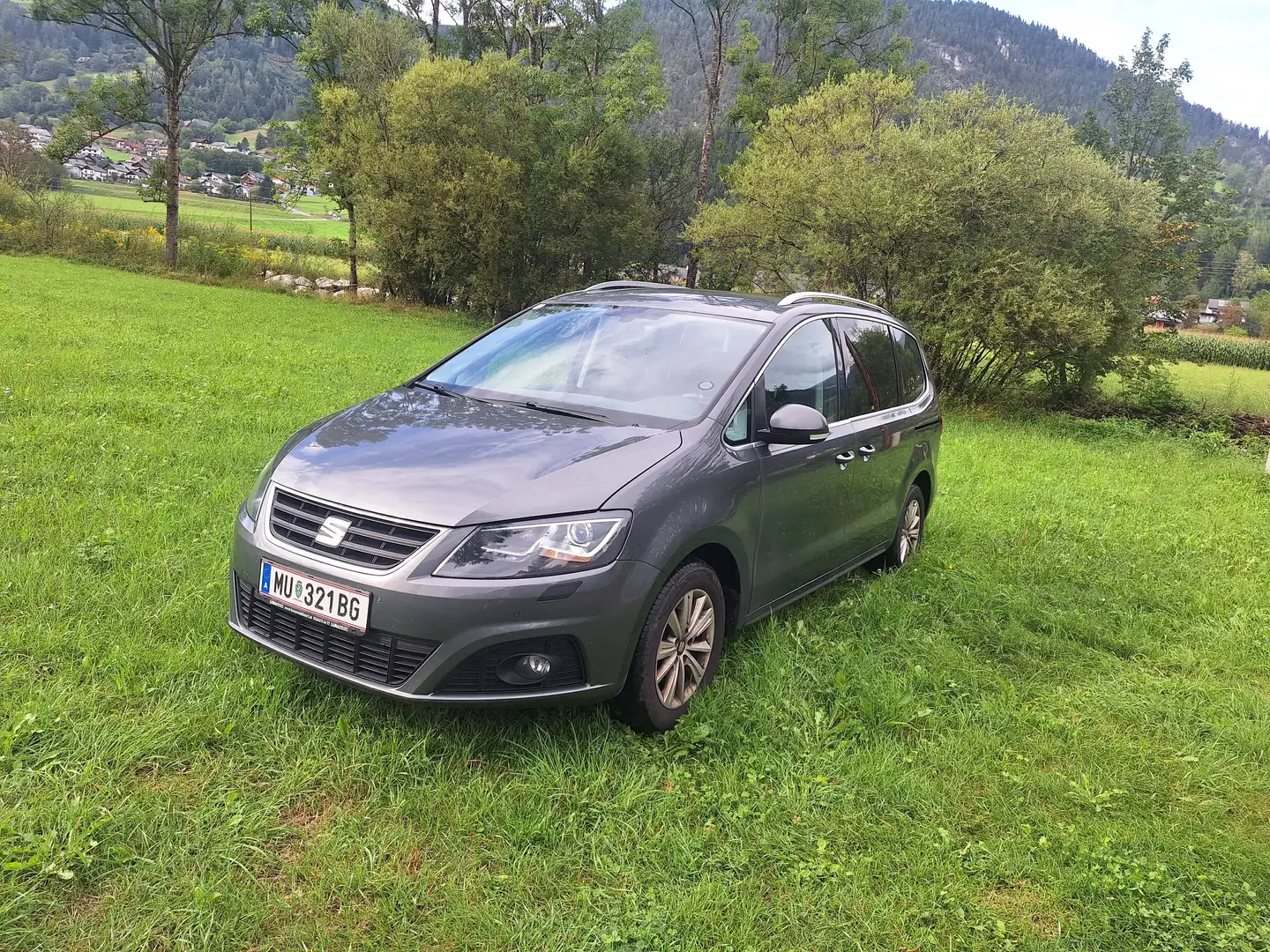 SEAT Alhambra Alhambra Family 2,0 TDI Family Grau - 1