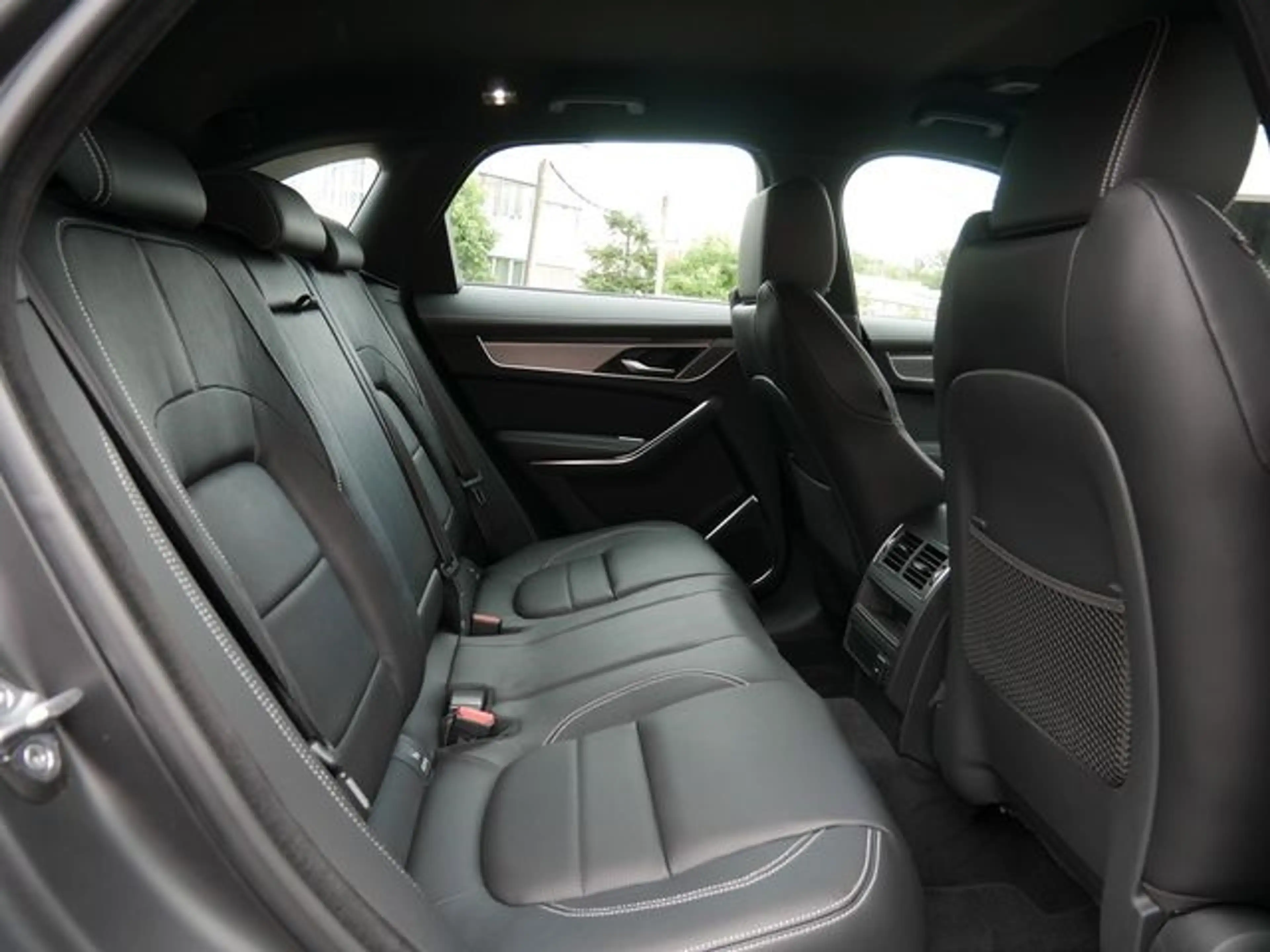 Jaguar F-Pace P250 R-Dynamic S Keyless Go — photo 11