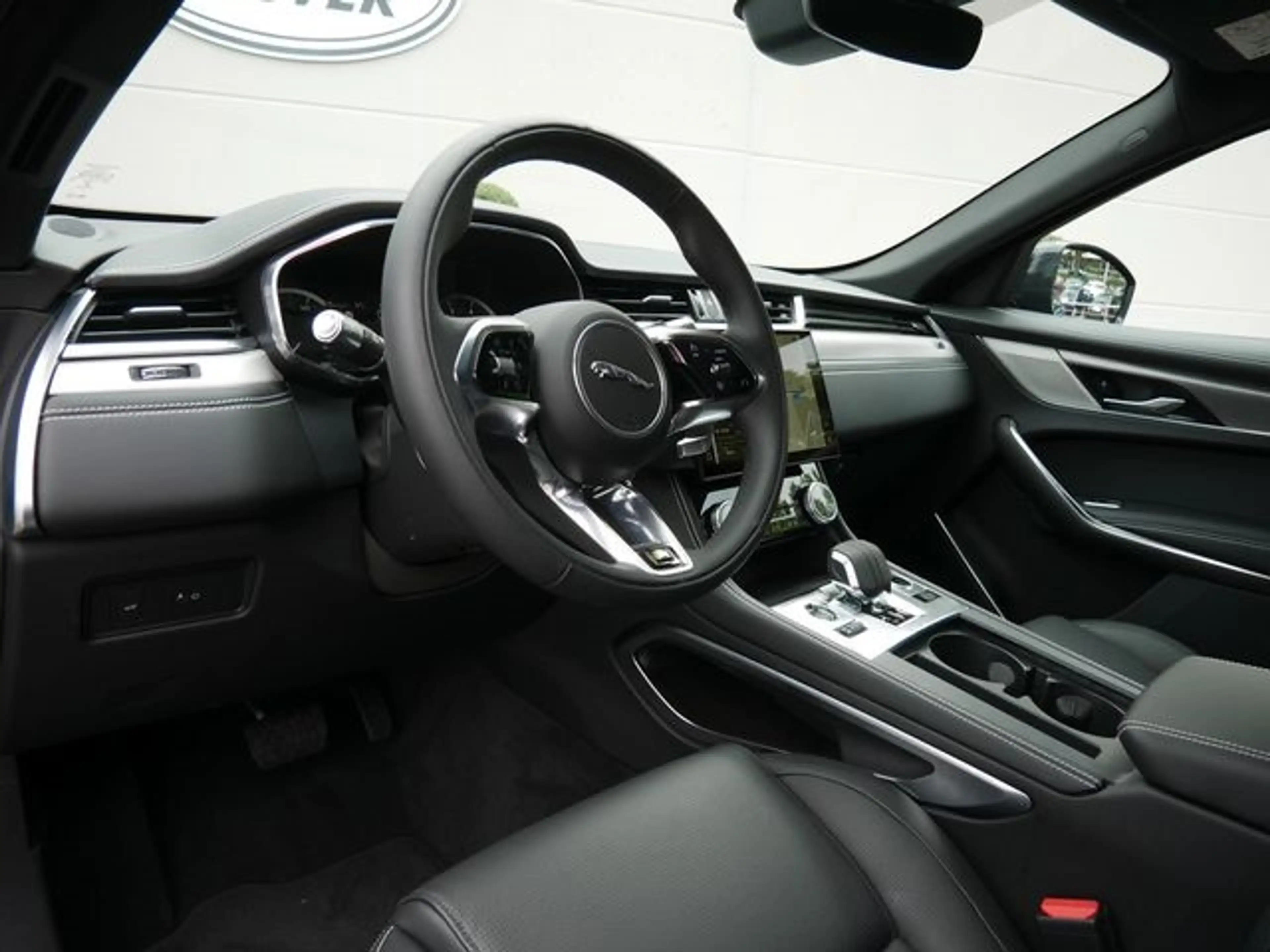 Jaguar F-Pace P250 R-Dynamic S Keyless Go — photo 7