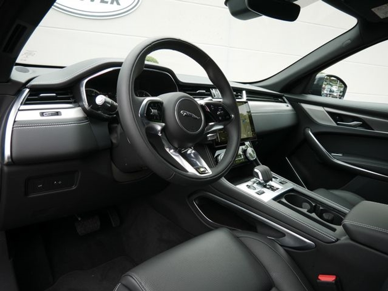 Jaguar F-Pace P250 R-Dynamic S Keyless Go — photo 7