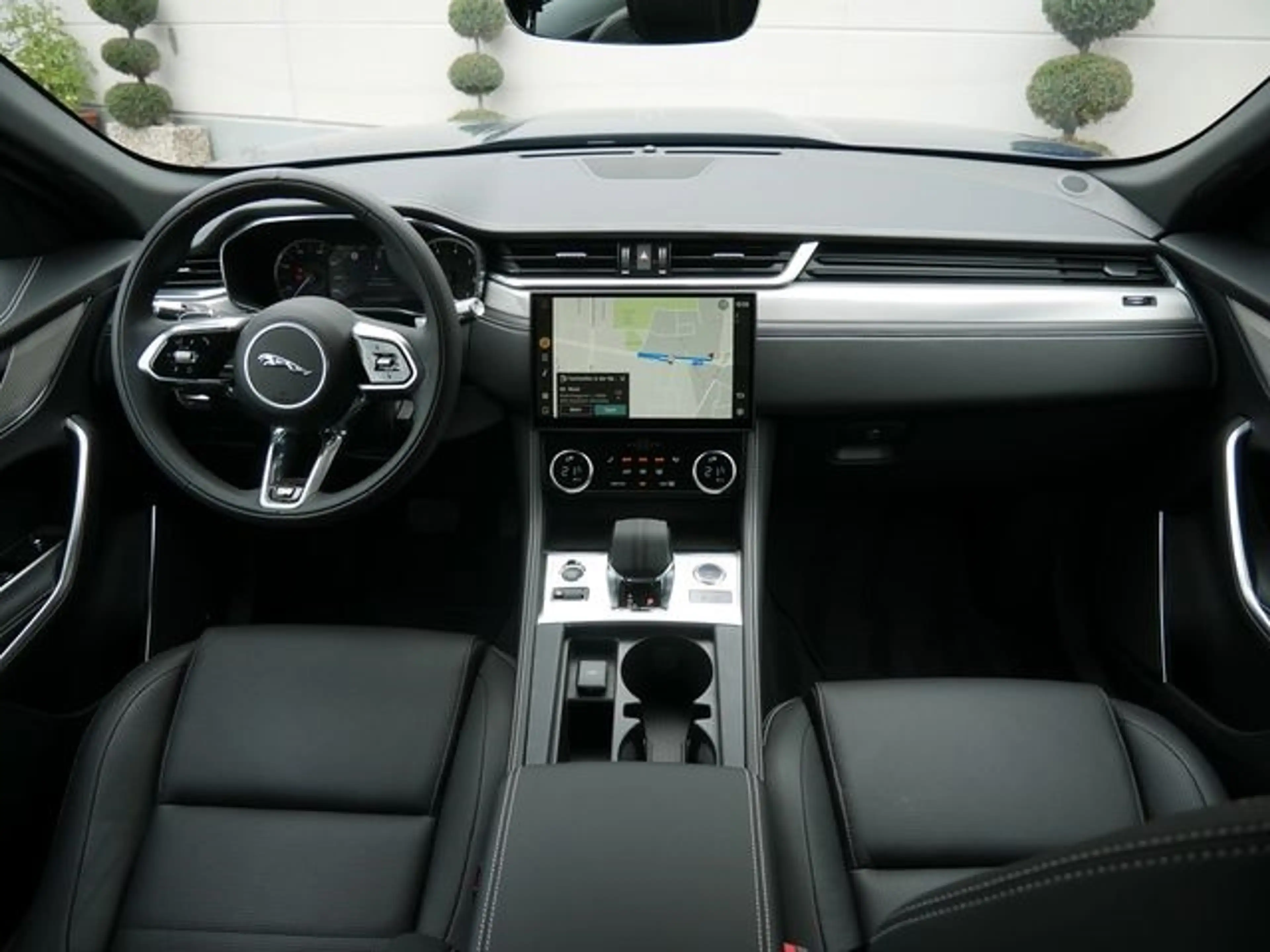 Jaguar F-Pace P250 R-Dynamic S Keyless Go — photo 10