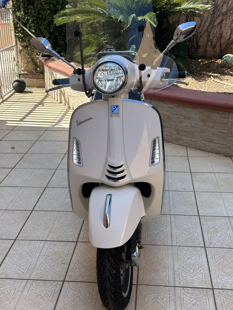 Vespa GTS Super 125 - 1