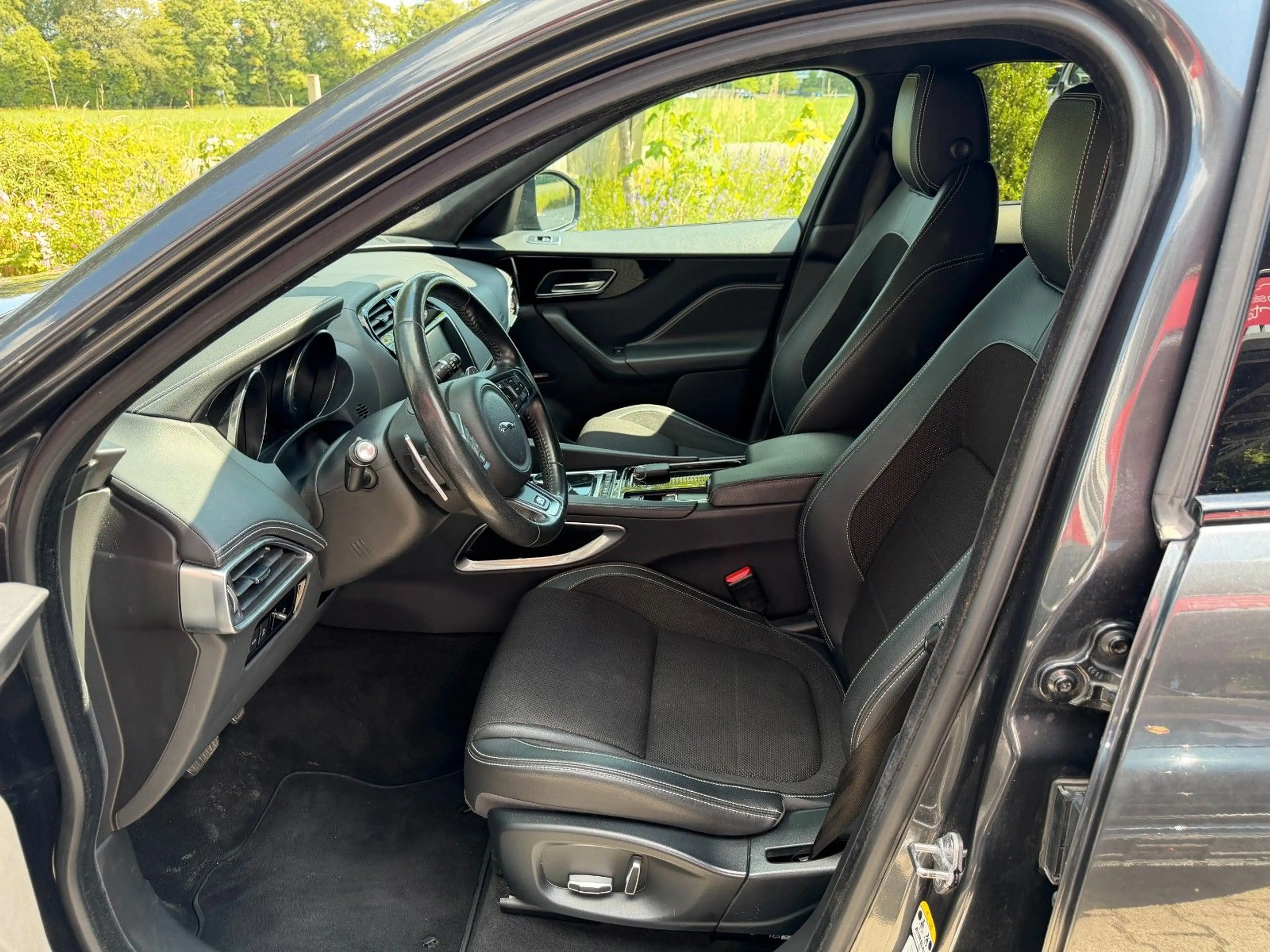 Jaguar F-Pace F-PACE R-Sport AWD — photo 12