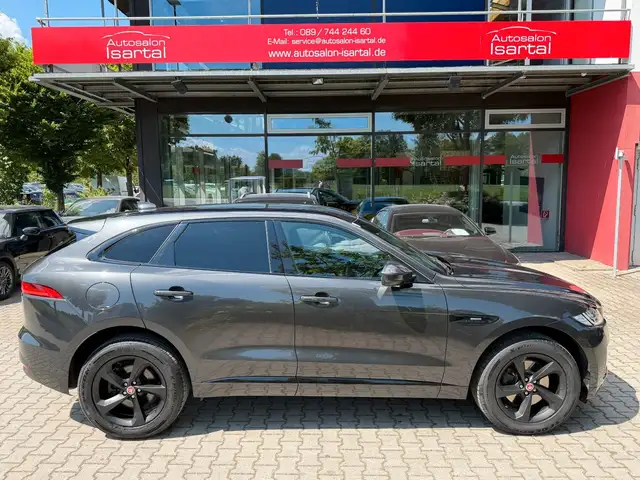 Jaguar F-Pace view 9