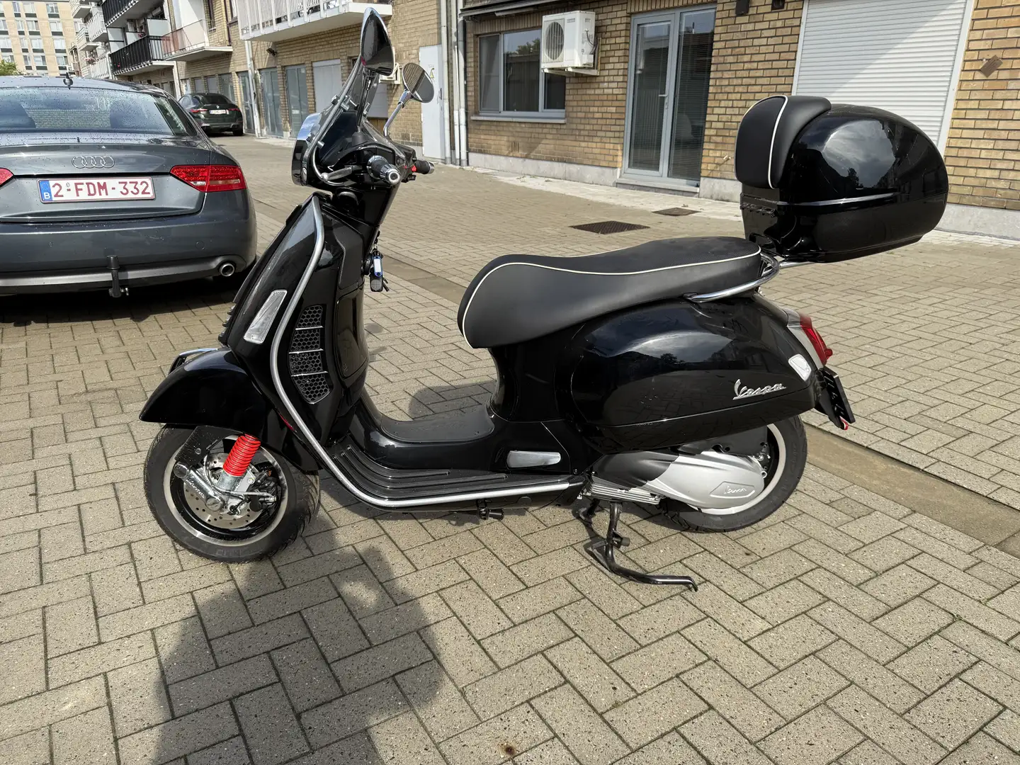 Piaggio GTS 300 Vespa GTS Super 300 - 2