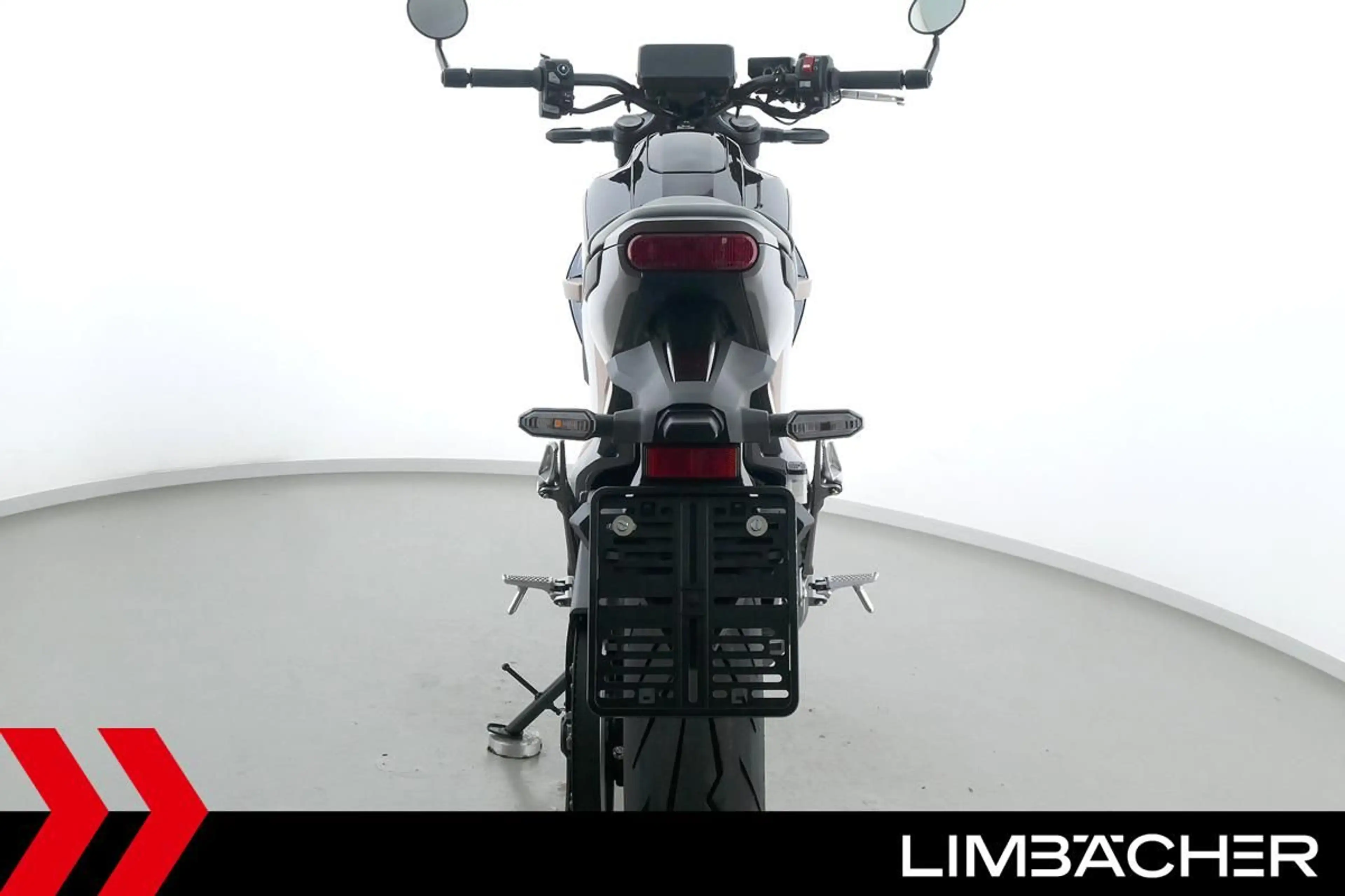 Honda WN7 Fahrmodi, Griffheizung, Keyless — photo 16