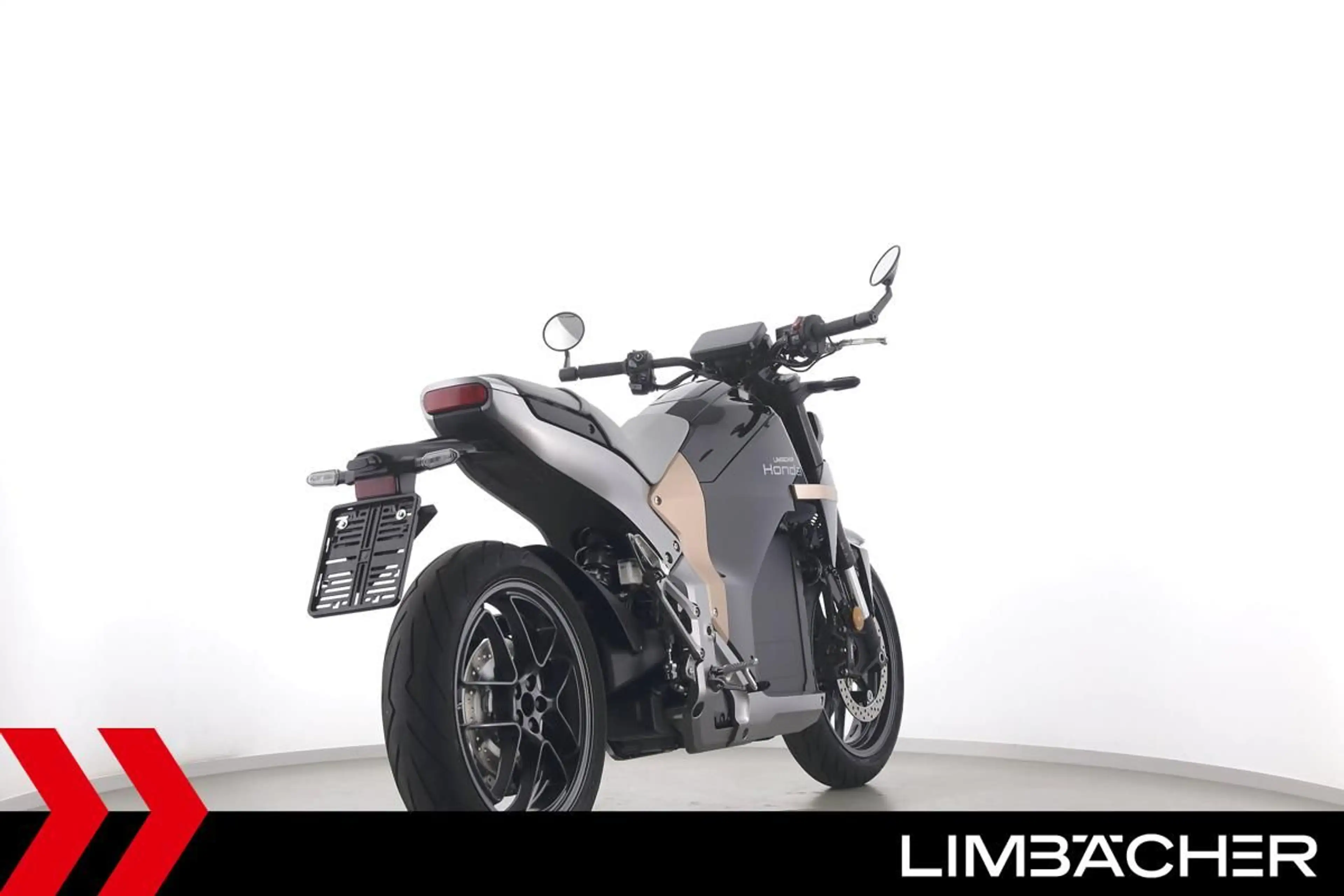 Honda WN7 Fahrmodi, Griffheizung, Keyless — photo 8
