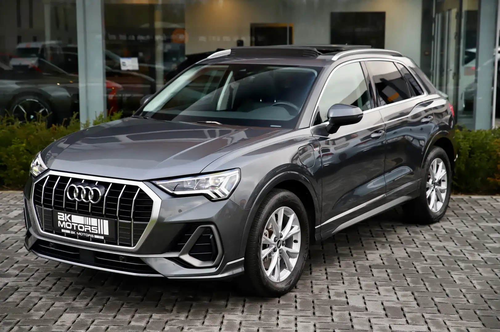 Audi Q3 45 TFSIe S-LINE -PANO-CAMERA-CARPLAY-CRUISE-LED... Gris - 2