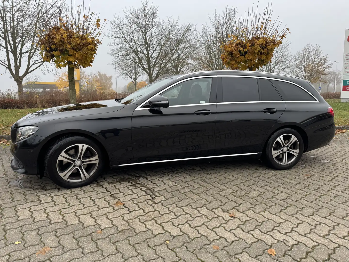 Mercedes-Benz 220 Negru - 1