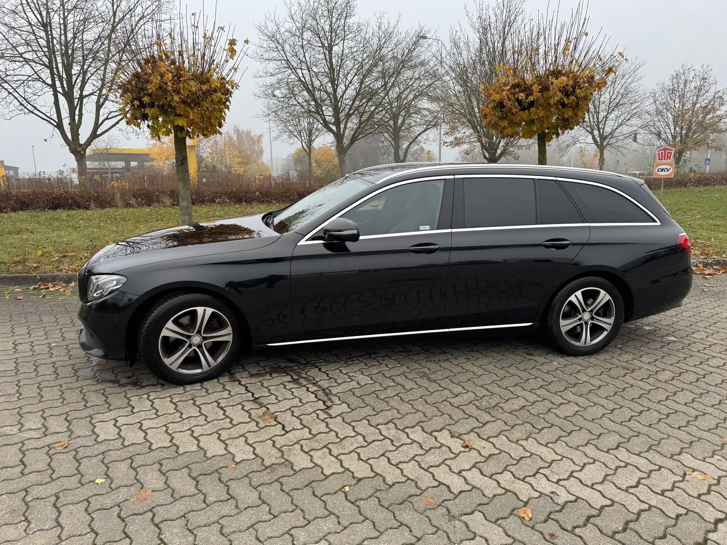 Mercedes-Benz 220 Negru - 2