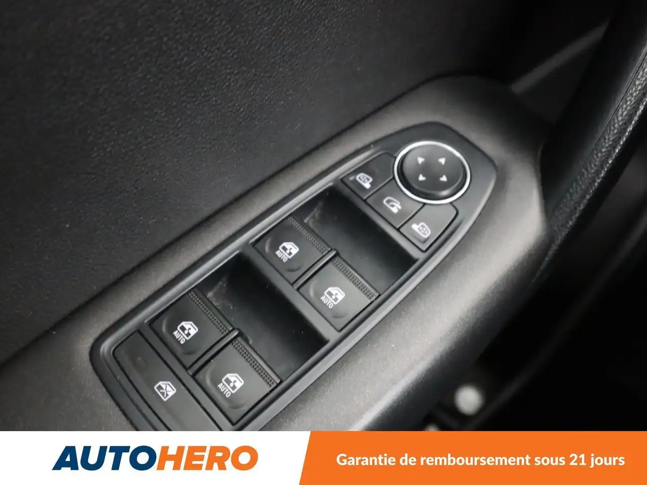 Renault Captur — photo 26