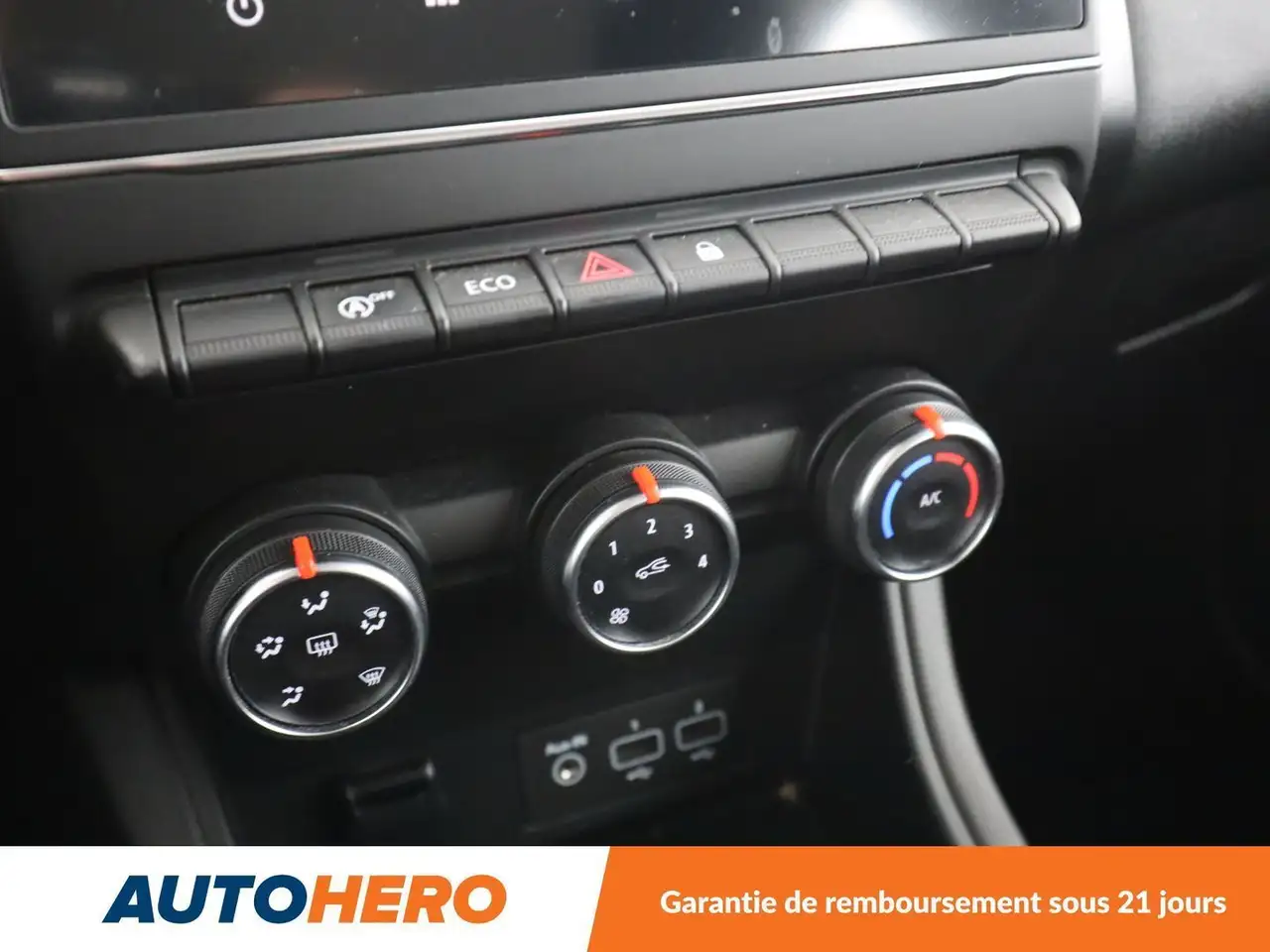 Renault Captur — photo 23