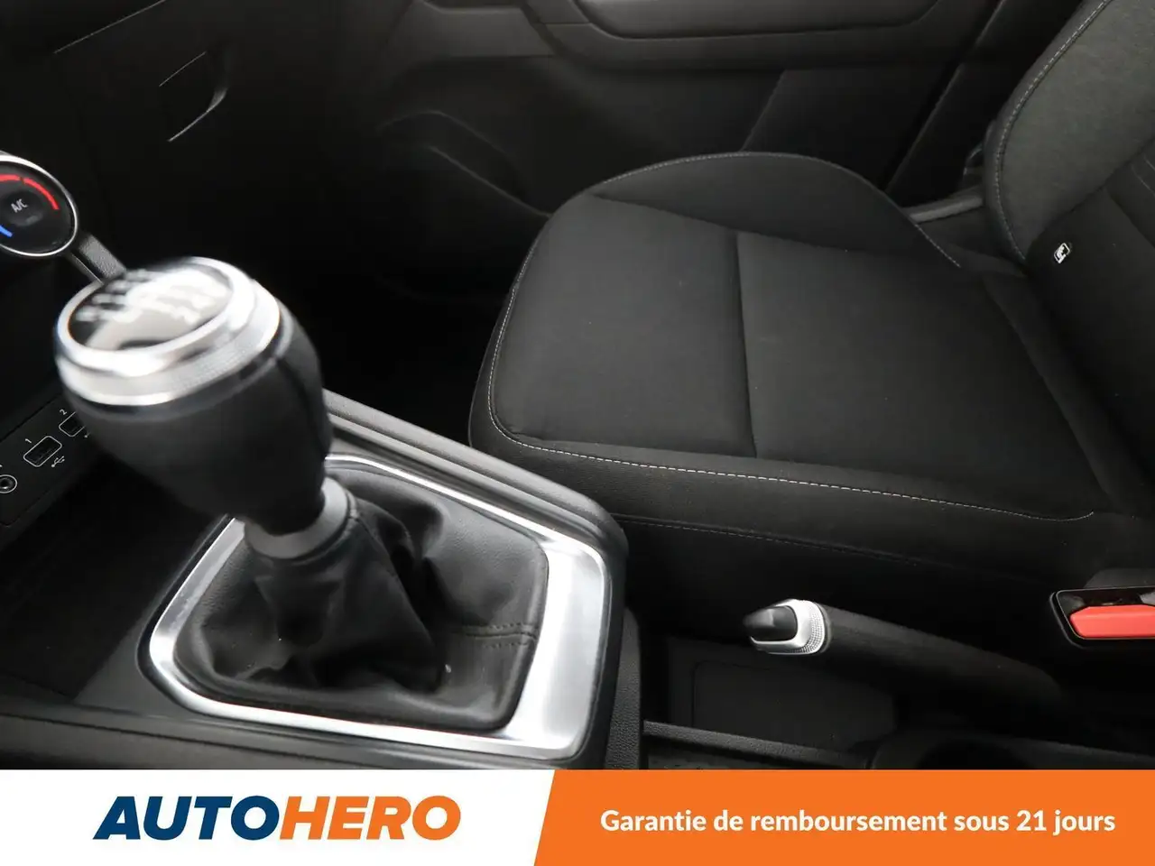 Renault Captur — photo 25