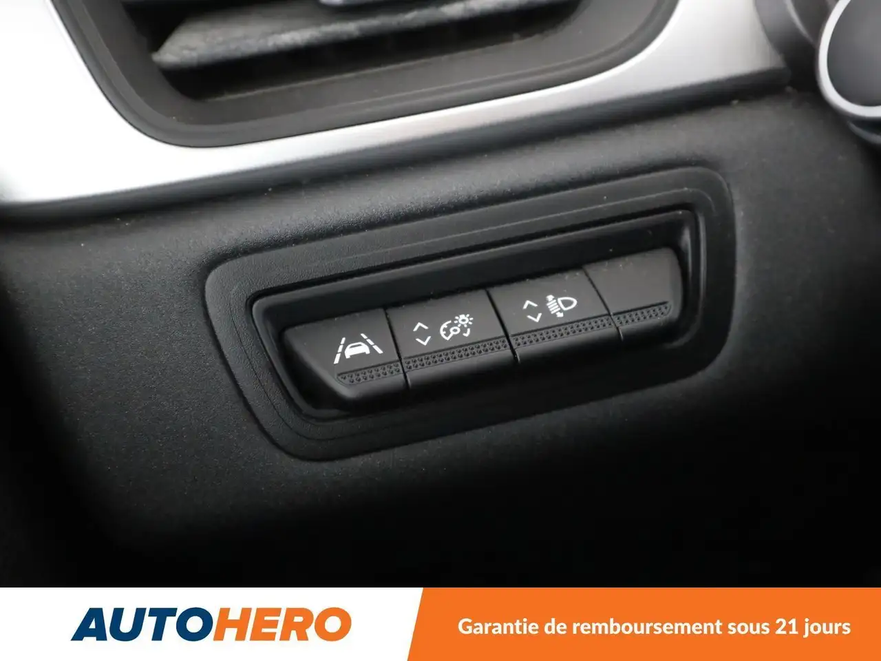 Renault Captur — photo 27
