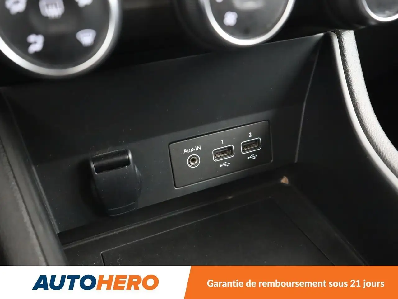 Renault Captur — photo 24