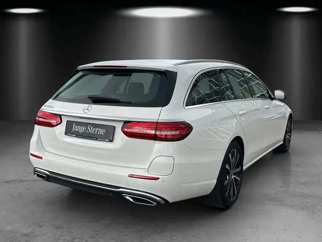 Mercedes-Benz 300 view 5