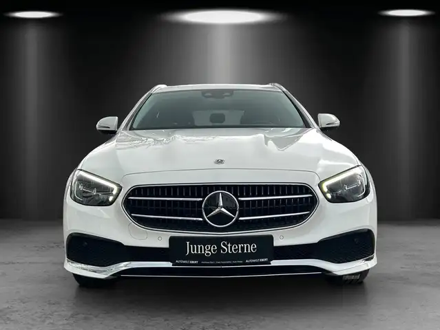 Mercedes-Benz 300 view 6
