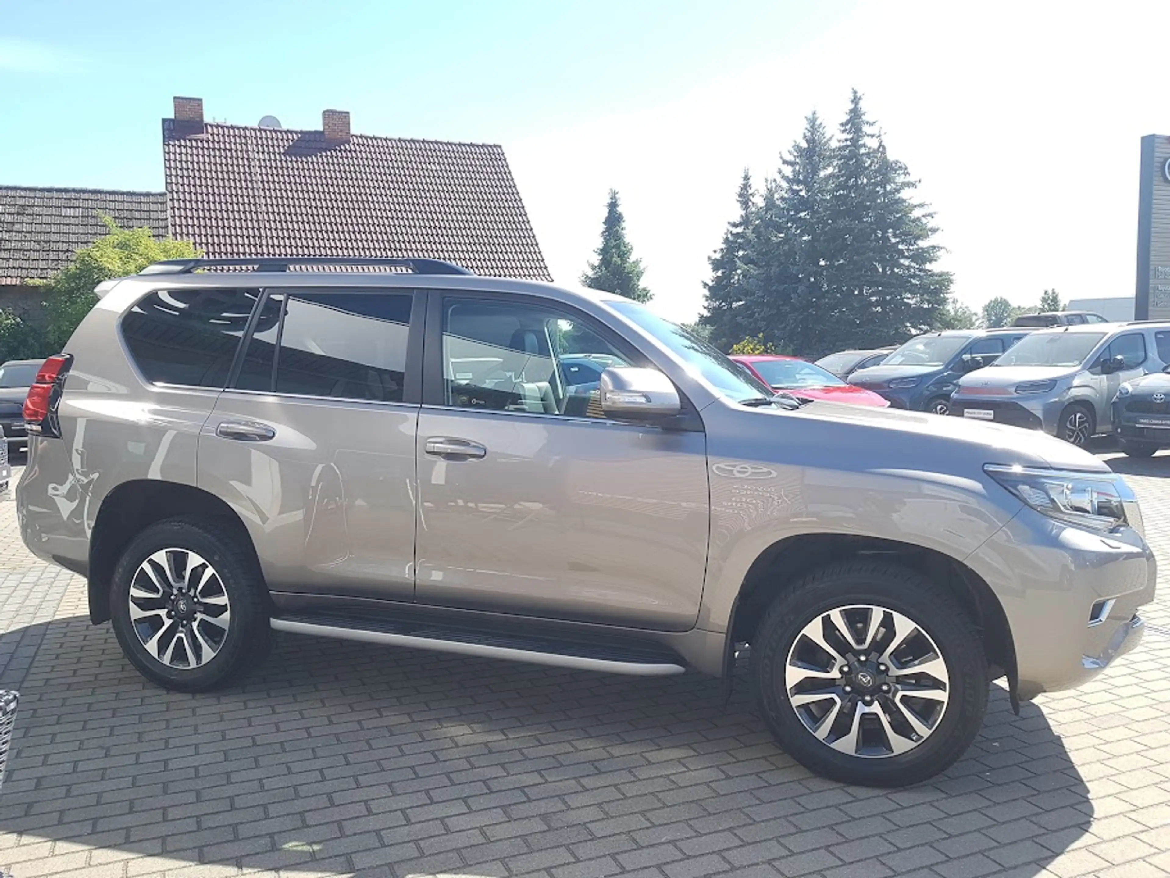Toyota Land Cruiser 2,8 D - Executive- 7-Sitzer, AHZV, inkl. Winterräder — photo 4