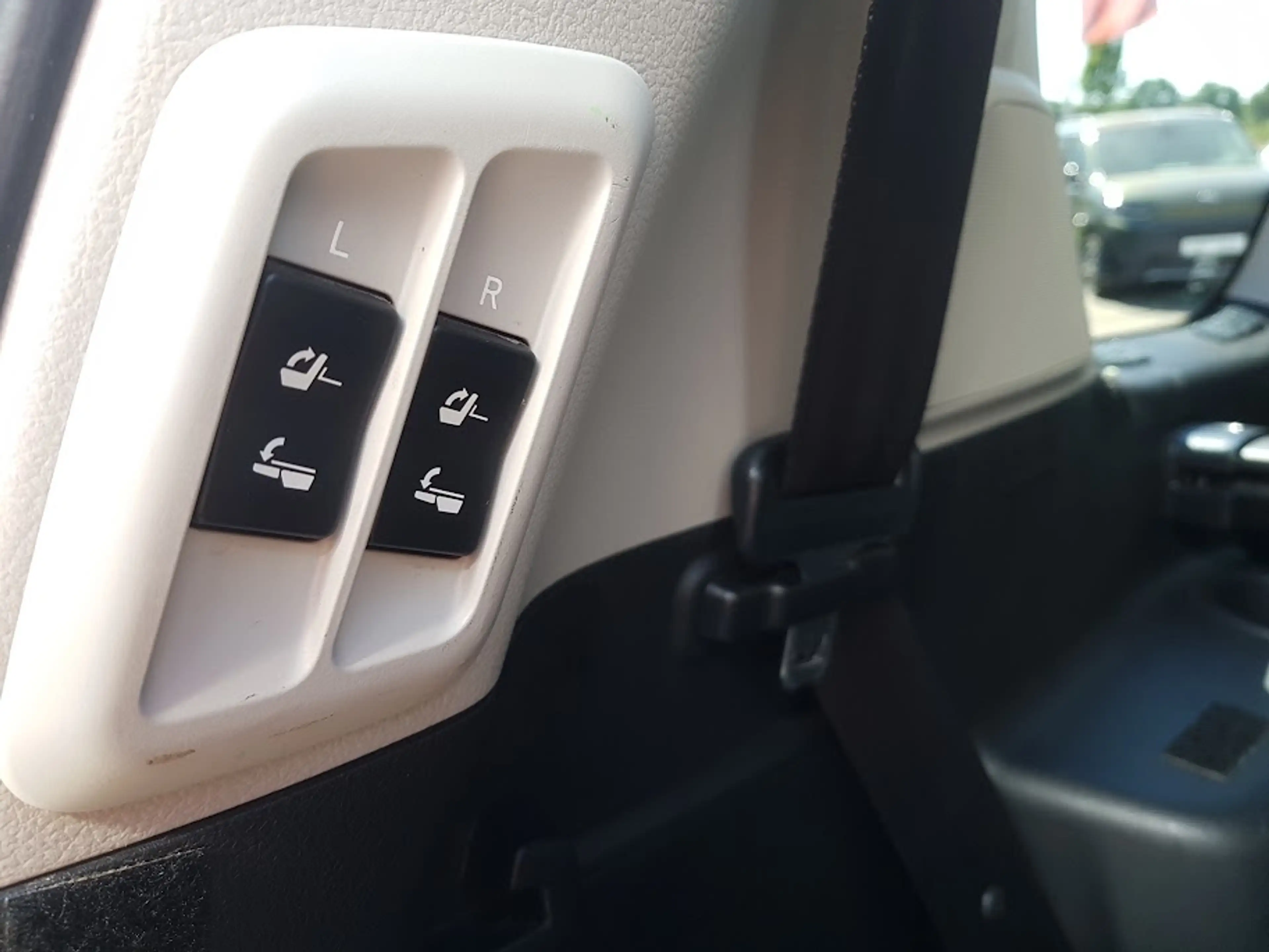 Toyota Land Cruiser 2,8 D - Executive- 7-Sitzer, AHZV, inkl. Winterräder — photo 8