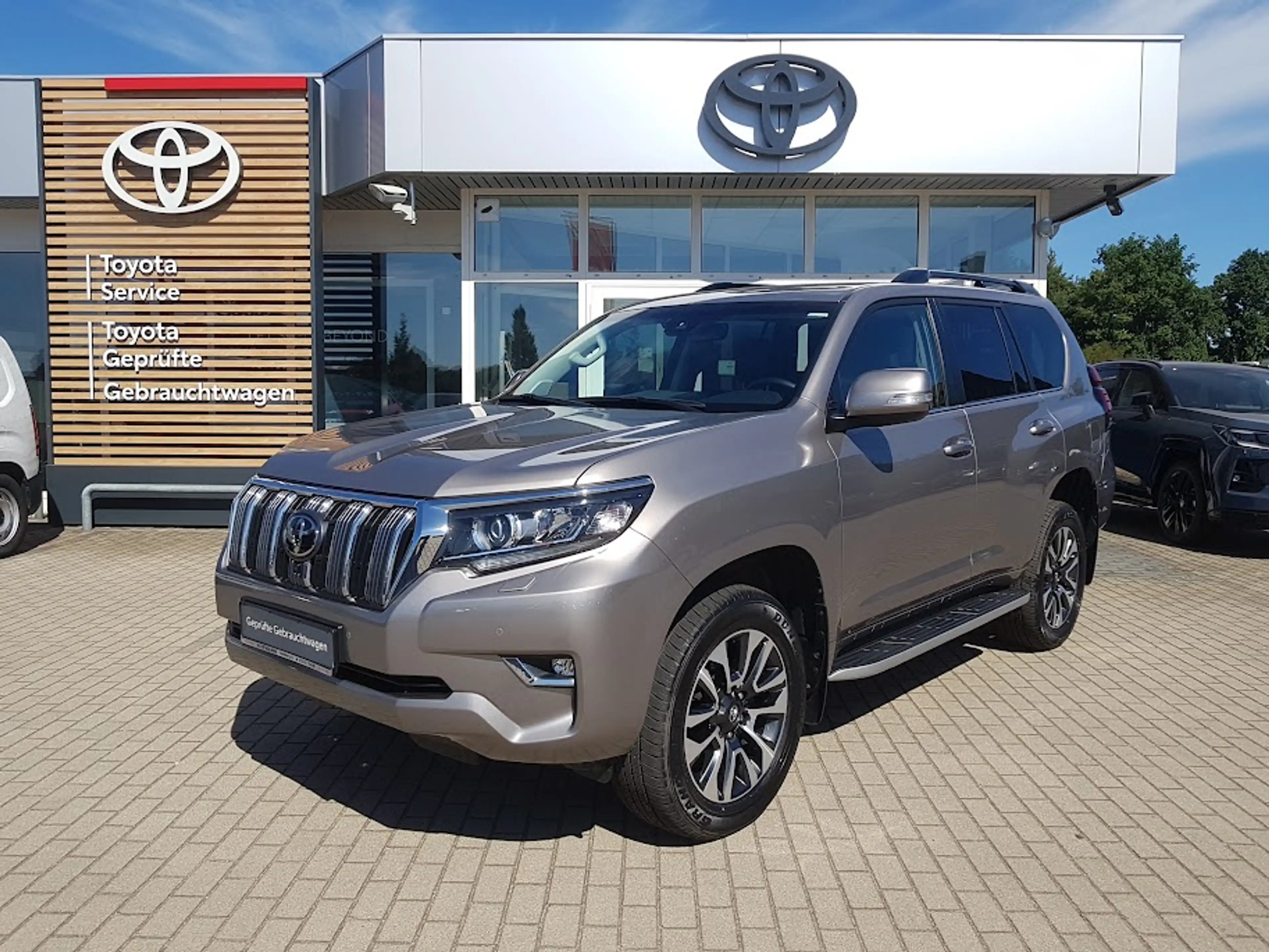 Toyota Land Cruiser 2,8 D - Executive- 7-Sitzer, AHZV, inkl. Winterräder