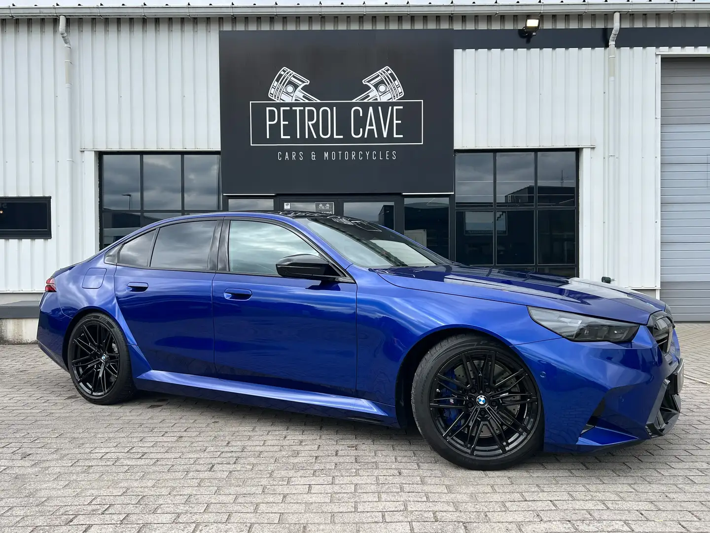 BMW M5 M5 xDrive 42gr. Co2 - B&W - Pano - 360 - ACC Blau - 1