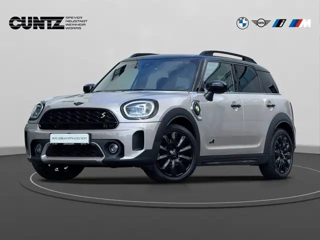 Mini Countryman view 2