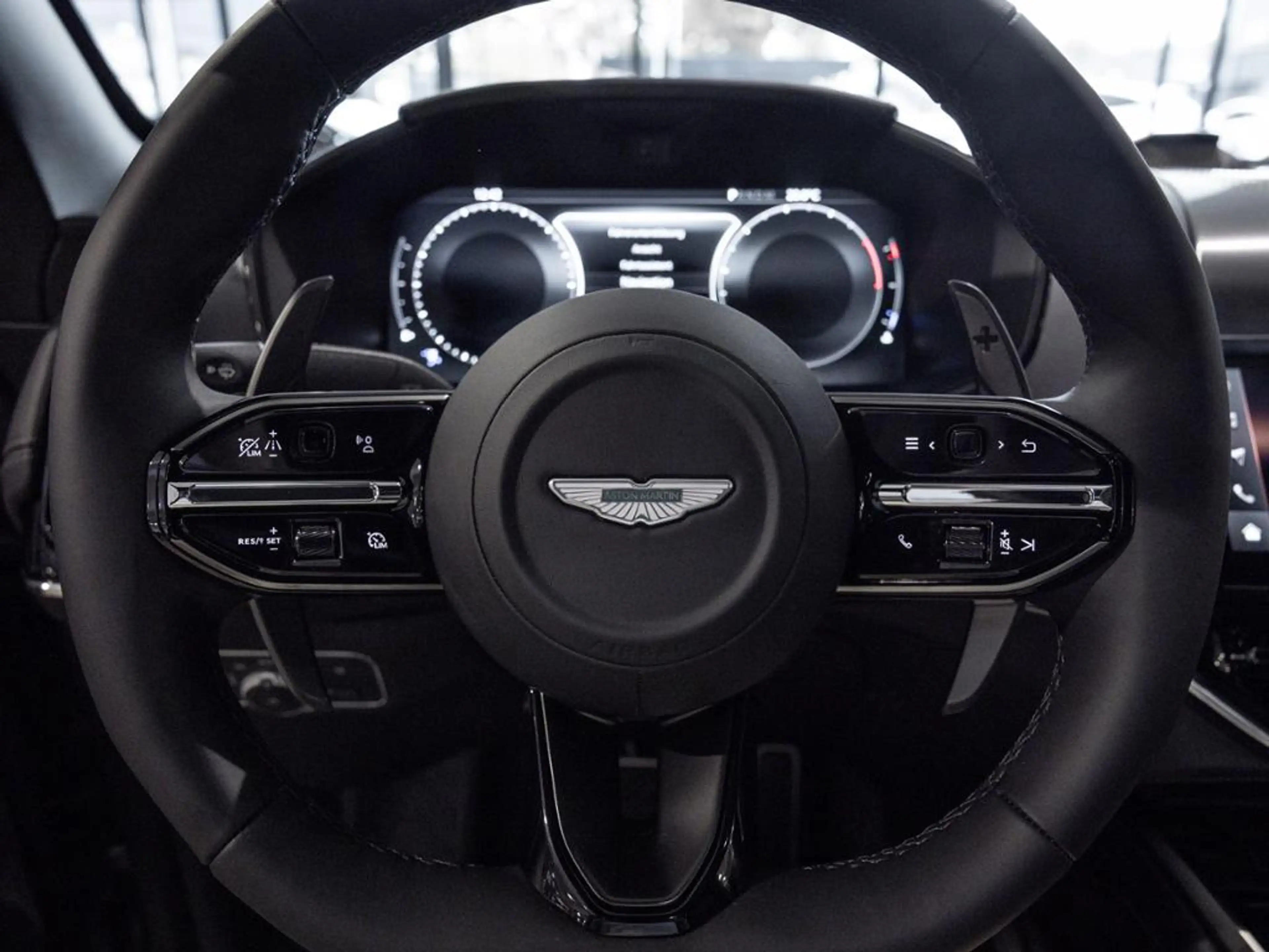 Aston Martin DBX "S" Aston Martin Hamburg — photo 12