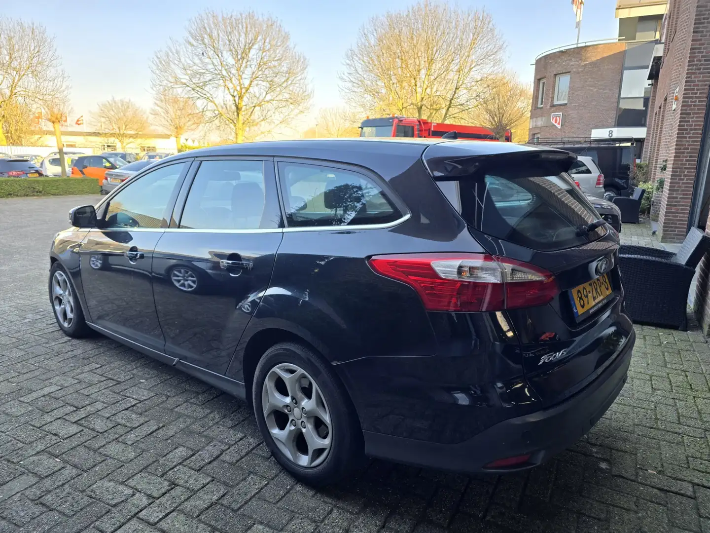 Ford Focus Wagon 1.6 TDCI ECOnetic Lease Titanium euro5 EXPOR Schwarz - 2