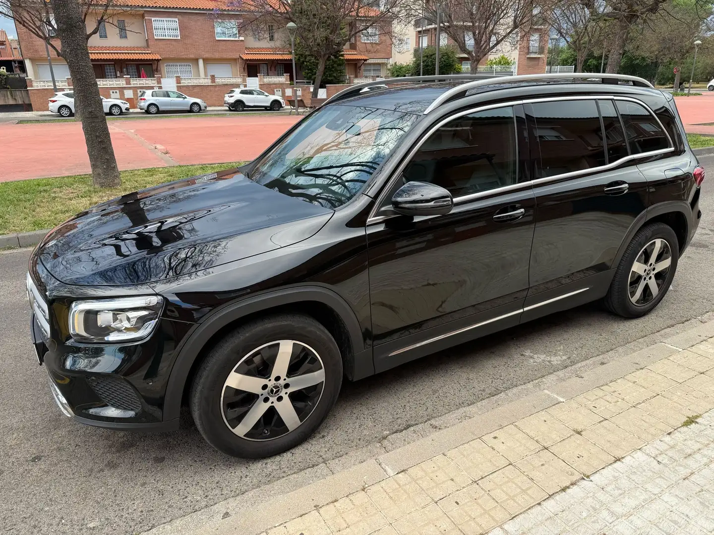 Mercedes-Benz GLB 200 200d 4Matic 8G-DCT - 1