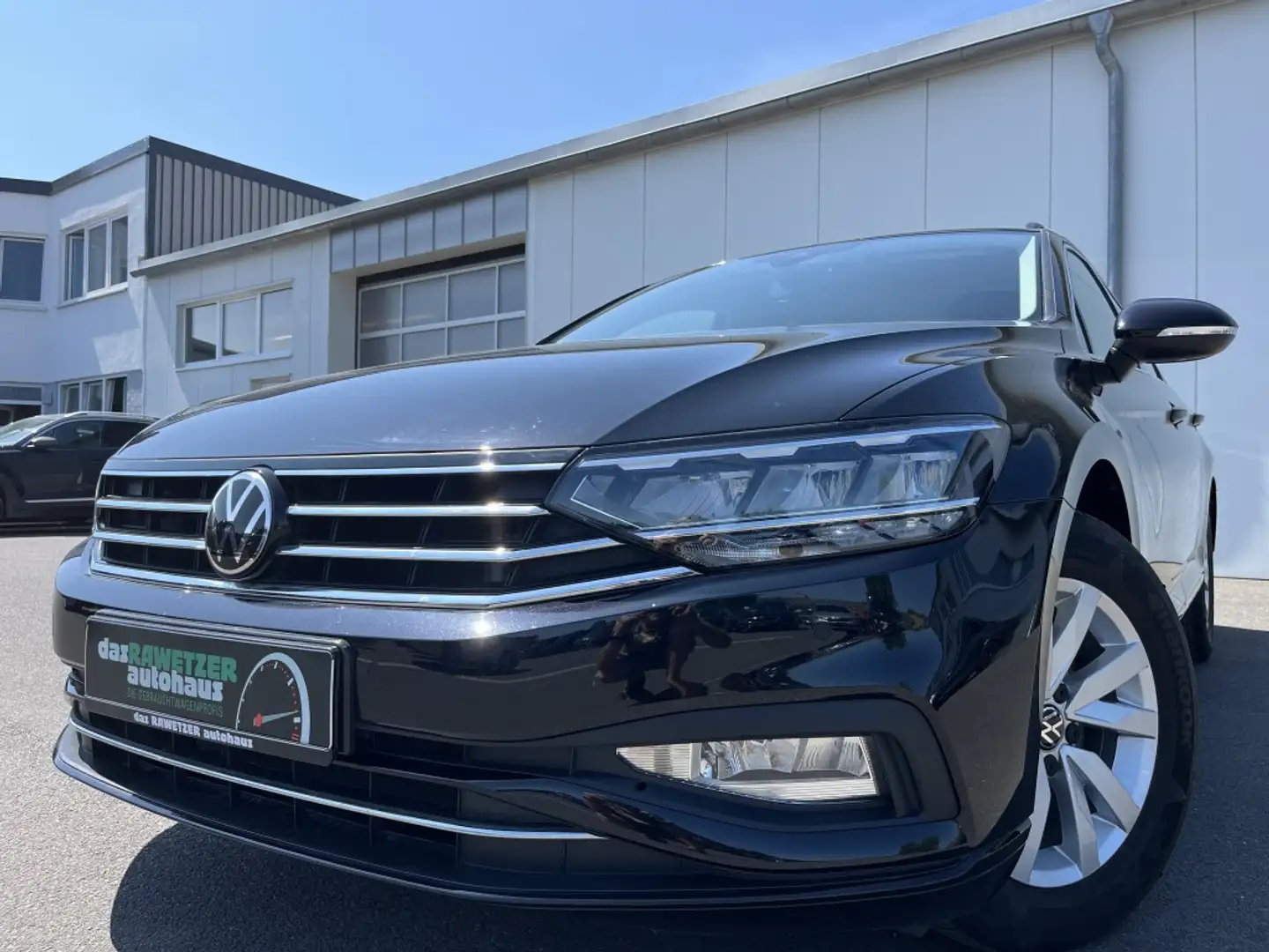 Volkswagen Passat Variant 2.0 TDI Business 144€ m. 20% Anzahlung DAB Navi Schwarz - 1