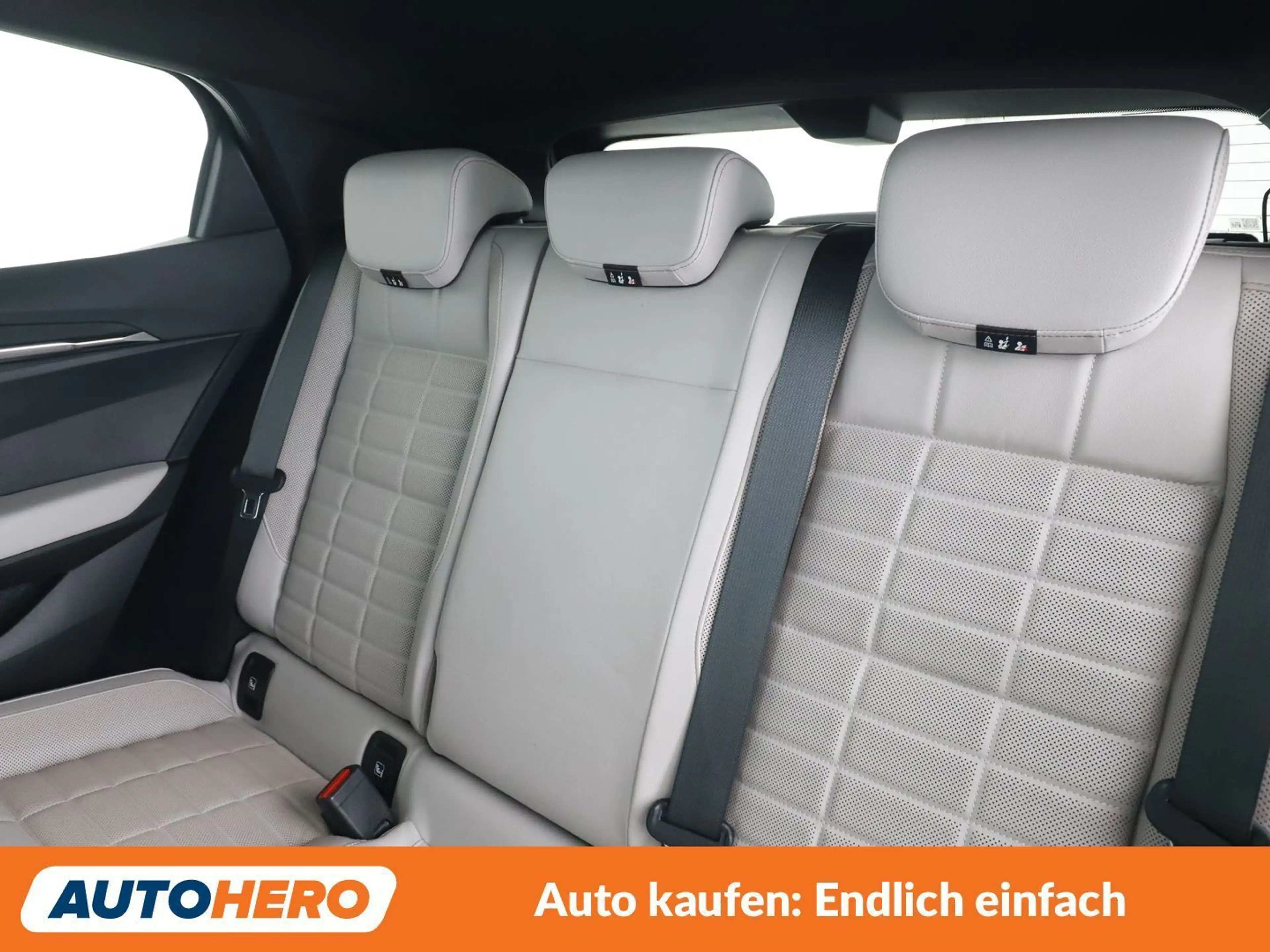 Renault Megane E-Tech EV60 Iconic — photo 15