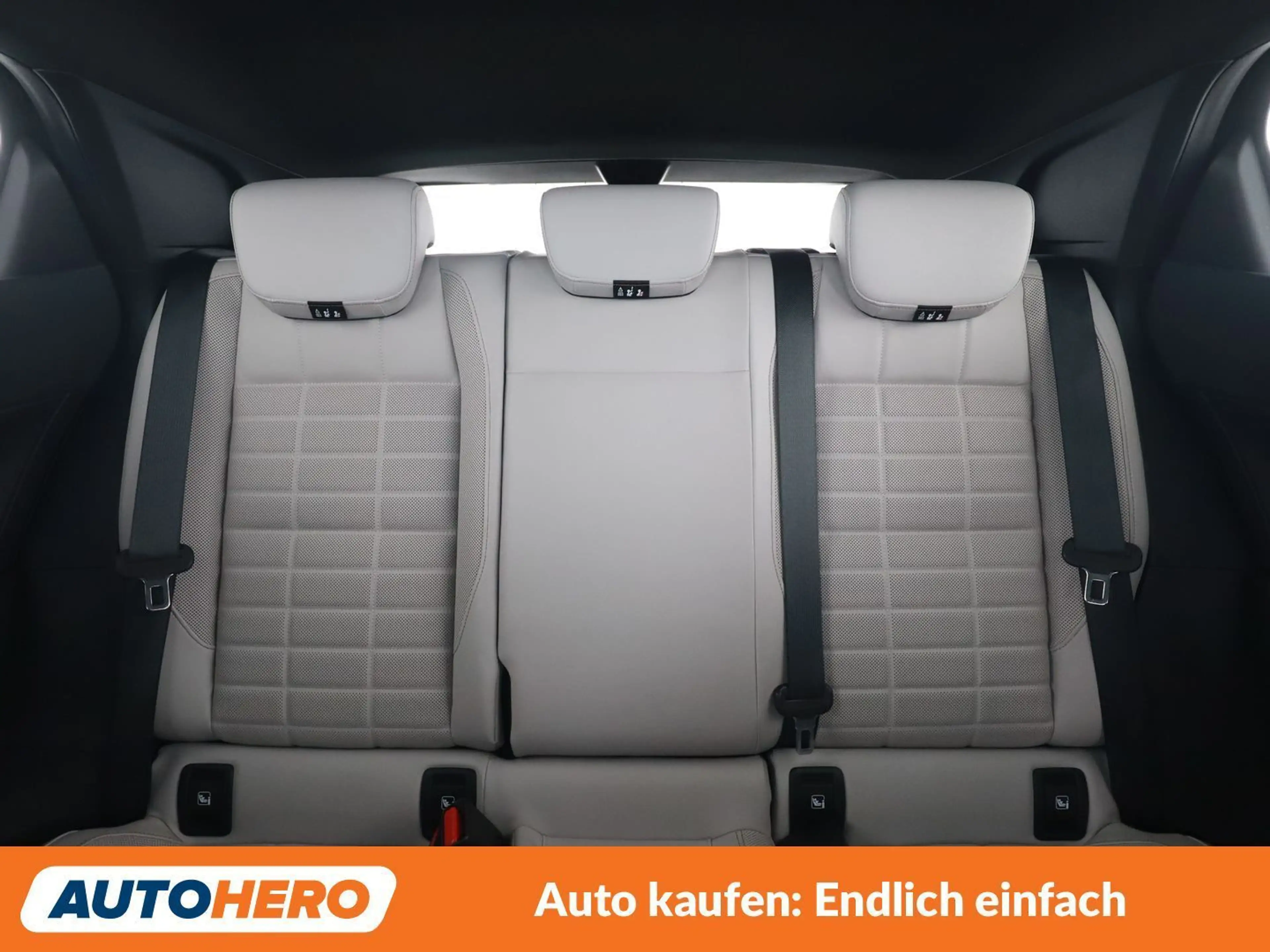Renault Megane E-Tech EV60 Iconic — photo 16