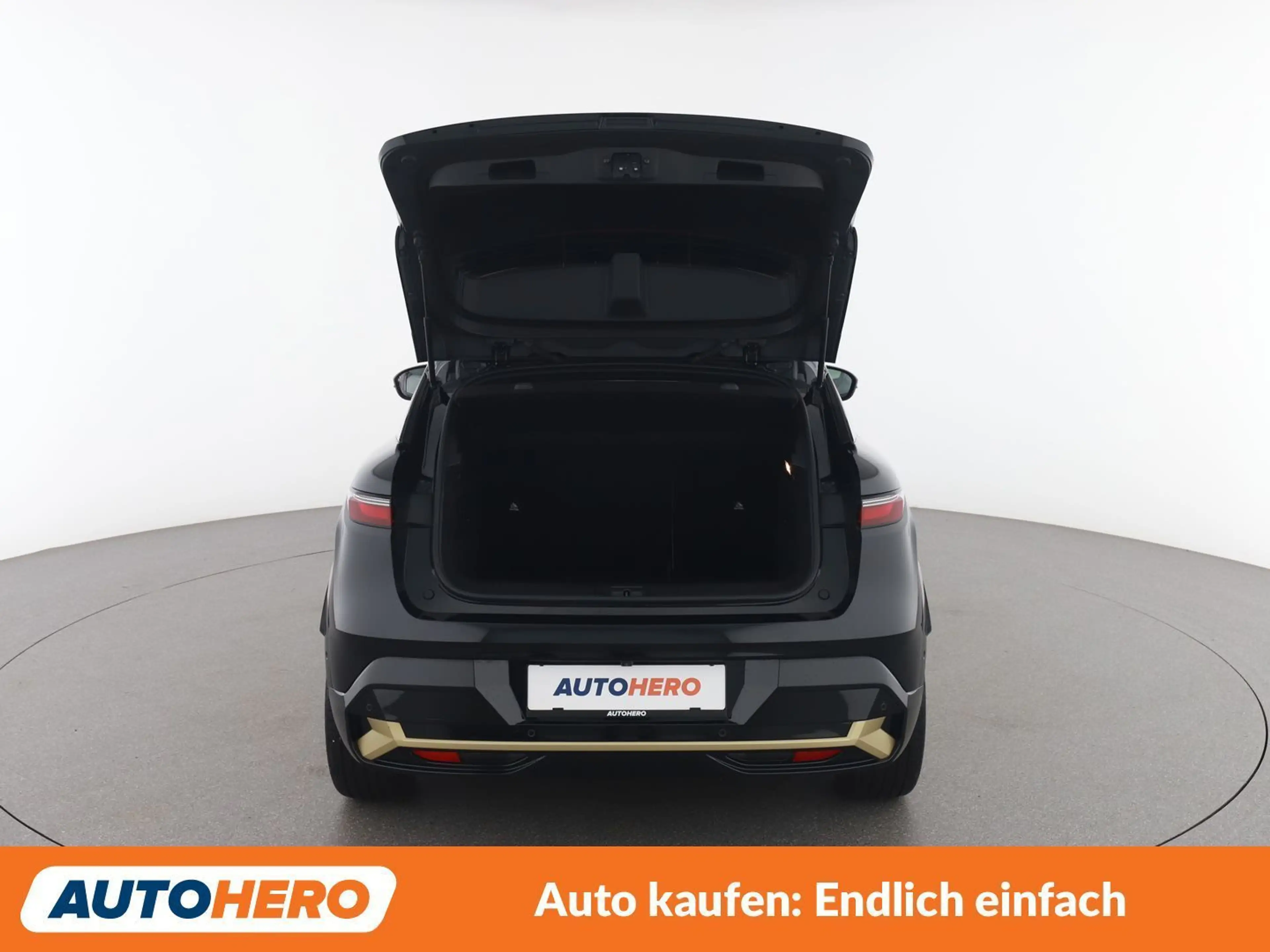 Renault Megane E-Tech EV60 Iconic — photo 17